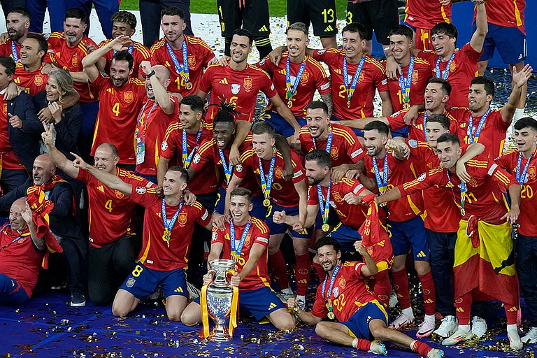 Euro 2024 Final: Spain won the game 2-1. - | Photo: AP/Thanassis Stavrakis